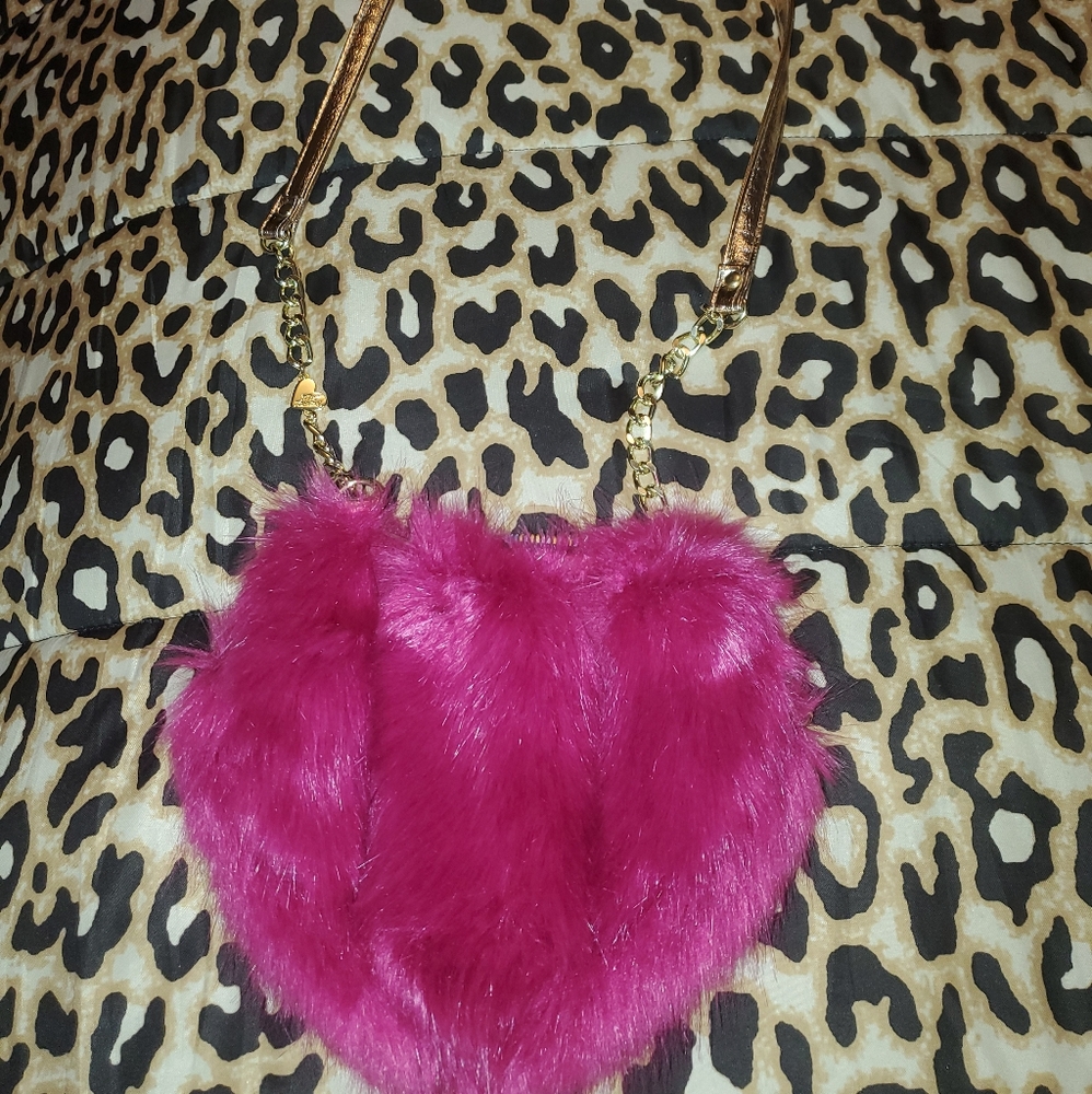 Pink Heart shaped fur crossbody bag